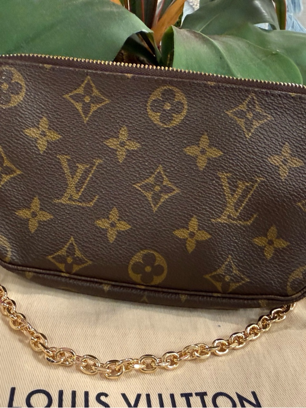 Louis Vuitton Monogram Chain Pochette in EUC! With Box, Dustbag - Picture 5 of 12